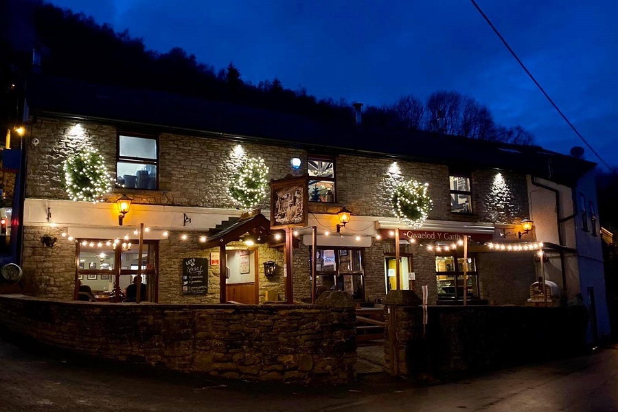 Gwaulod Y Garth Inn at Christmas