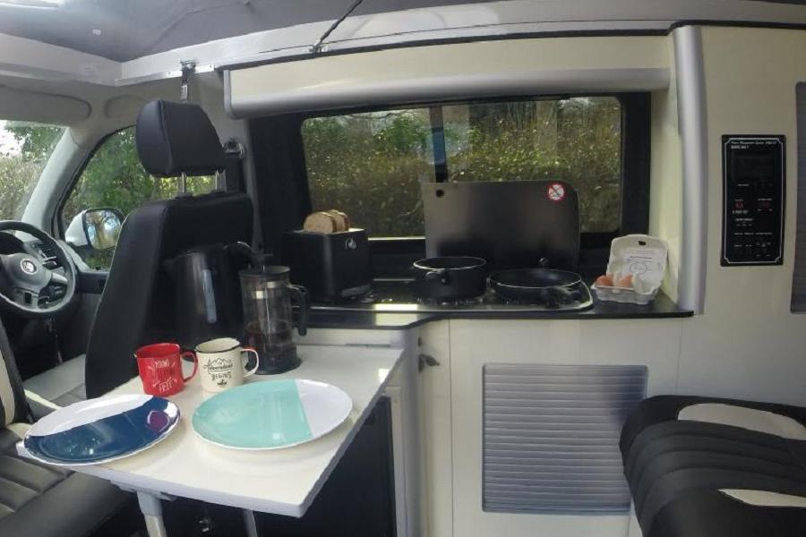 Kitchen and diner in Taffi Camper